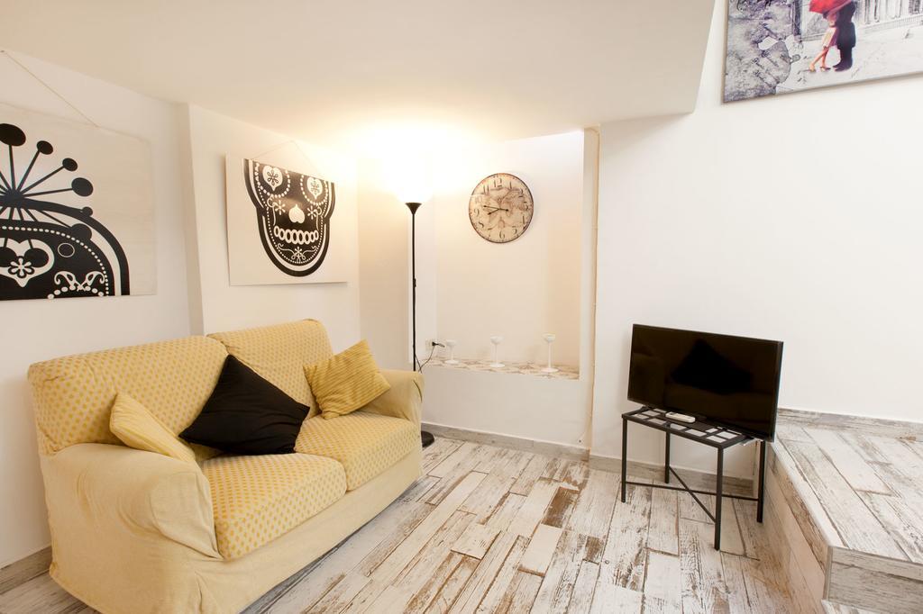 Colosseo Accomodation Lägenhet Rom Exteriör bild